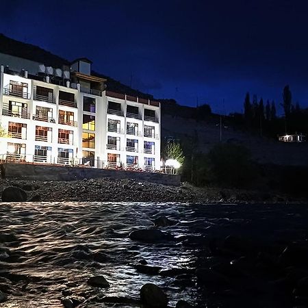 The Royal Kargil Hotel Exterior foto