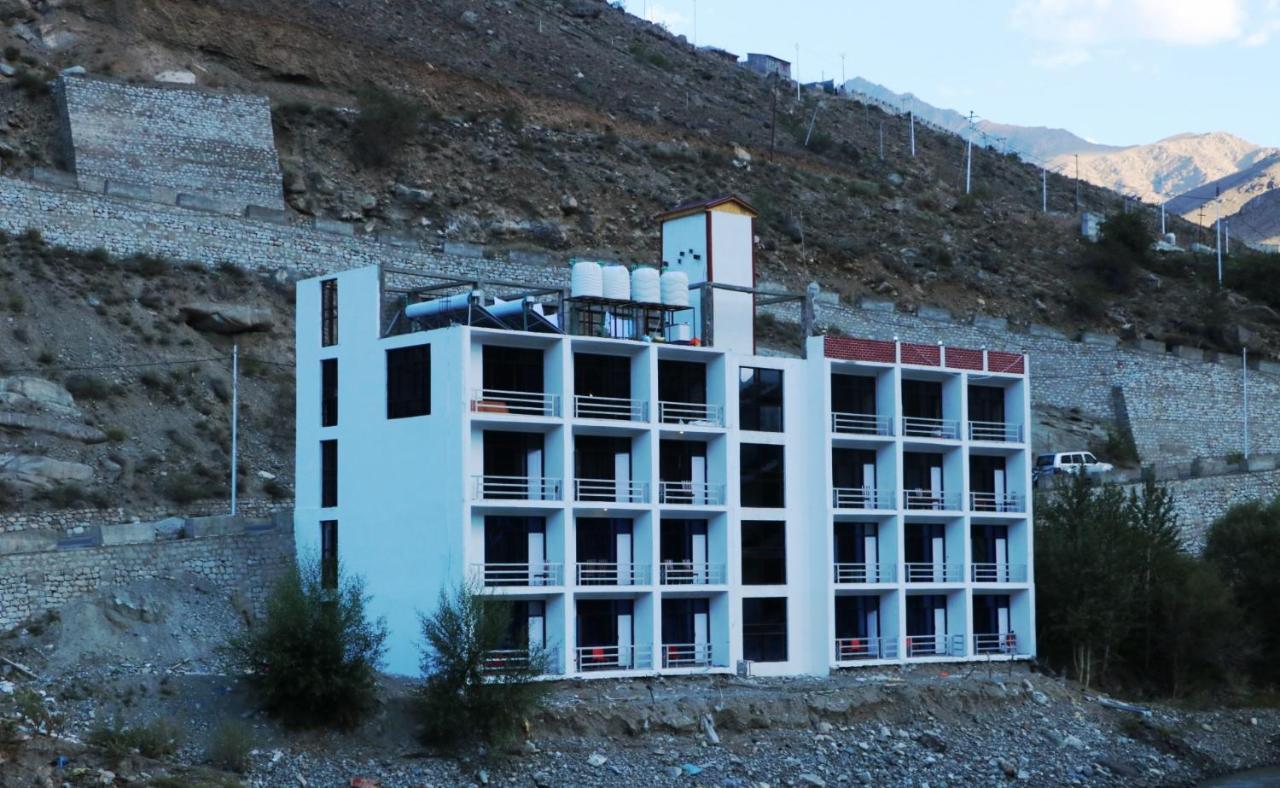 The Royal Kargil Hotel Exterior foto